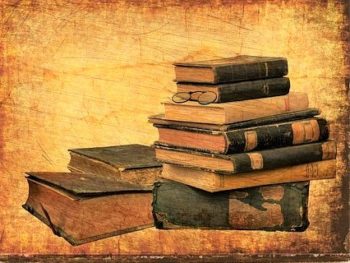 Bücherstabel alt bearb. II pixa